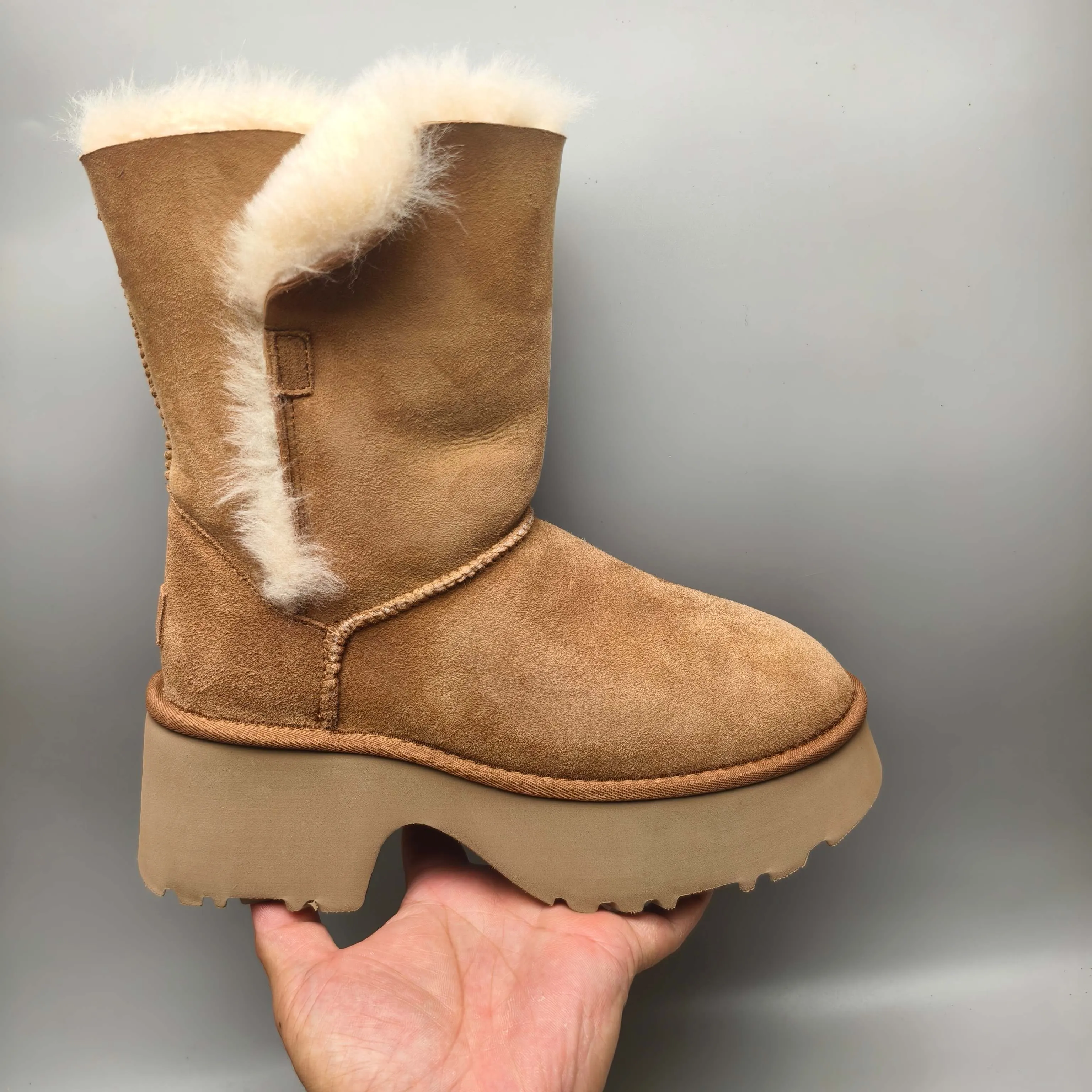 💰600 UGG sheepskin one-piece 1533 wedge-heeled thick-soled fashion shoes, mid-calf women's shoes, color: chestnut walnut, matching size: 35-40